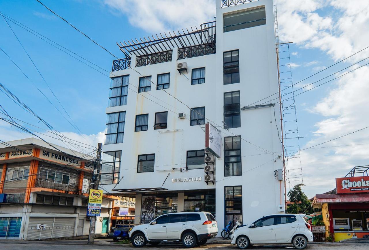 Reddoorz Plus @ Hotel Platinum Occidental Mindoro San Jose  Exterior photo