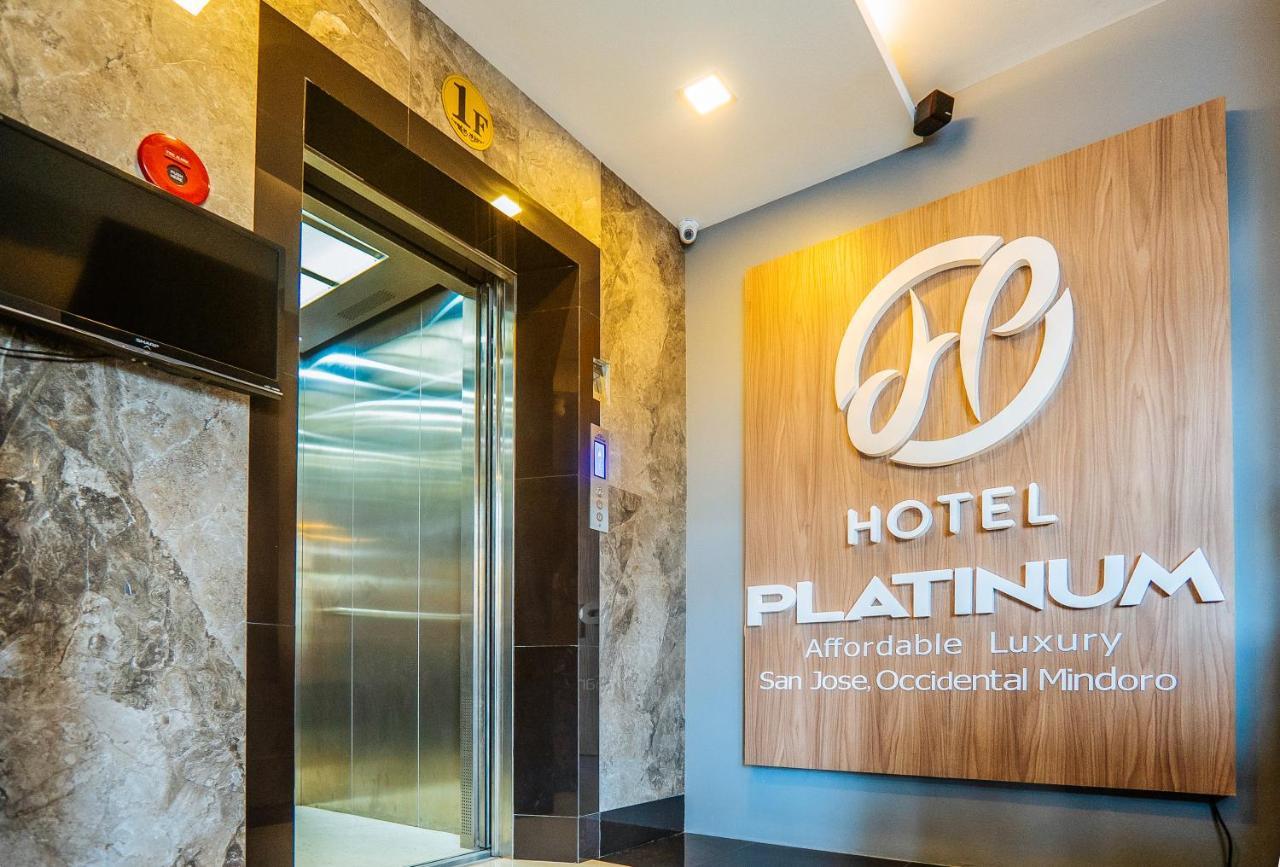 Reddoorz Plus @ Hotel Platinum Occidental Mindoro San Jose  Exterior photo