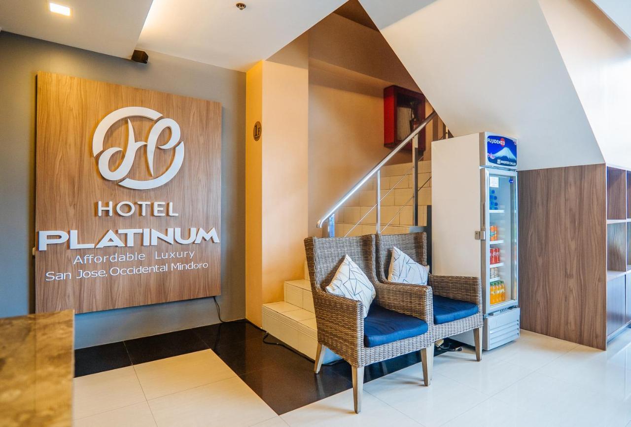 Reddoorz Plus @ Hotel Platinum Occidental Mindoro San Jose  Exterior photo